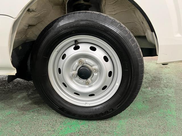 ハイゼットトラックスタンダード　４ＷＤ／ＭＴ車／走行４０９７１キロ／ラジオ１年保証距離無制限　走行距離４０９７１キロ　４ＷＤ　マニュアル車　ＦＭＡＭラジオ　純正フロアマット　マニュアルエアコン　取扱説明書（埼玉県）の中古車