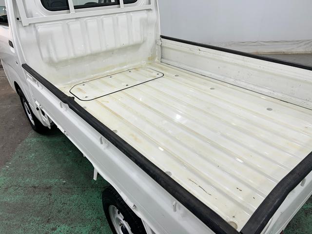 ハイゼットトラックスタンダード　４ＷＤ／ＭＴ車／走行４０９７１キロ／ラジオ１年保証距離無制限　走行距離４０９７１キロ　４ＷＤ　マニュアル車　ＦＭＡＭラジオ　純正フロアマット　マニュアルエアコン　取扱説明書（埼玉県）の中古車