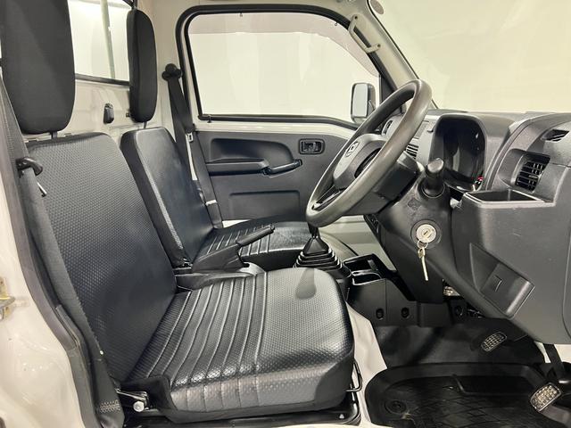 ハイゼットトラックスタンダード　走行１６８６７キロ／４ＷＤ／ＭＴ／スマアシ無一年保証・走行距離無制限走行１６８６７キロ　助手席エアバック　純正カーペットマット　クリアランスソナー　オートライト　アイドリングストップ（埼玉県）の中古車