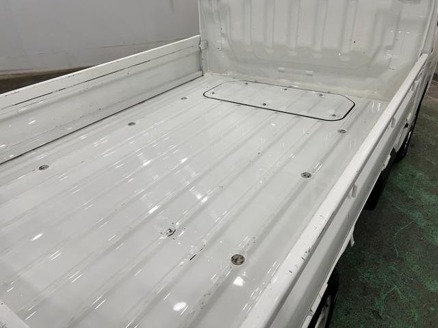 ハイゼットトラックスタンダード　走行１６８６７キロ／４ＷＤ／ＭＴ／スマアシ無一年保証・走行距離無制限走行１６８６７キロ　助手席エアバック　純正カーペットマット　クリアランスソナー　オートライト　アイドリングストップ（埼玉県）の中古車