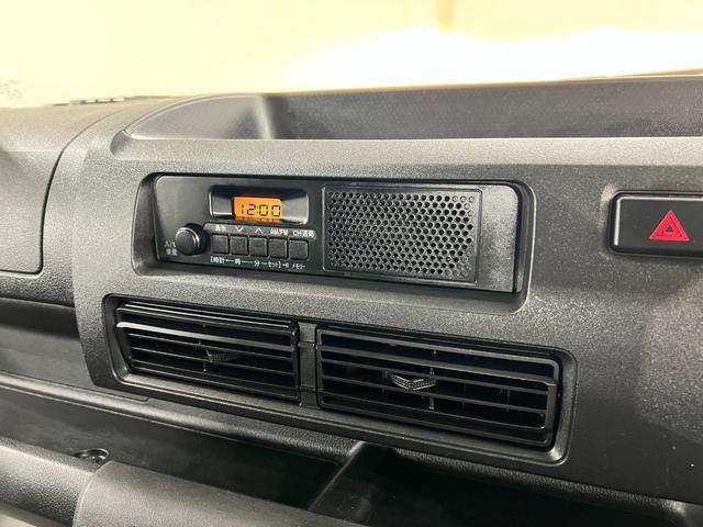 ハイゼットトラックスタンダード　走行１６８６７キロ／４ＷＤ／ＭＴ／スマアシ無一年保証・走行距離無制限走行１６８６７キロ　助手席エアバック　純正カーペットマット　クリアランスソナー　オートライト　アイドリングストップ（埼玉県）の中古車