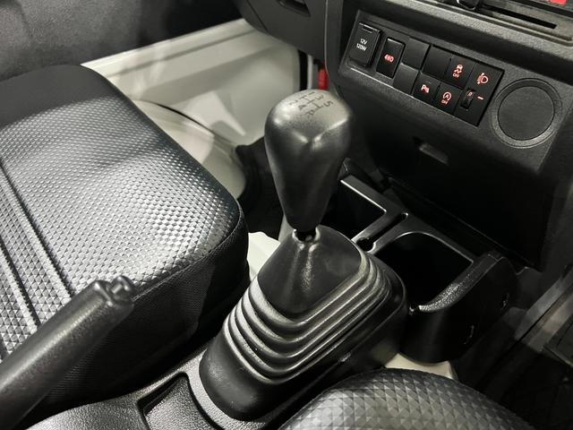 ハイゼットトラックスタンダード　走行１６８６７キロ／４ＷＤ／ＭＴ／スマアシ無一年保証・走行距離無制限走行１６８６７キロ　助手席エアバック　純正カーペットマット　クリアランスソナー　オートライト　アイドリングストップ（埼玉県）の中古車