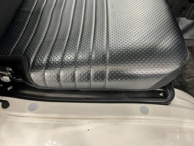 ハイゼットトラックスタンダード　走行１６８６７キロ／４ＷＤ／ＭＴ／スマアシ無一年保証・走行距離無制限走行１６８６７キロ　助手席エアバック　純正カーペットマット　クリアランスソナー　オートライト　アイドリングストップ（埼玉県）の中古車