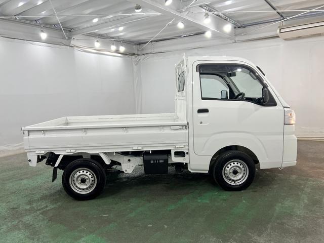 ハイゼットトラックスタンダード　走行１６８６７キロ／４ＷＤ／ＭＴ／スマアシ無一年保証・走行距離無制限走行１６８６７キロ　助手席エアバック　純正カーペットマット　クリアランスソナー　オートライト　アイドリングストップ（埼玉県）の中古車