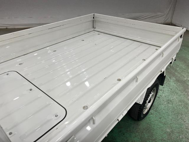 ハイゼットトラックスタンダード　走行１６８６７キロ／４ＷＤ／ＭＴ／スマアシ無一年保証・走行距離無制限走行１６８６７キロ　助手席エアバック　純正カーペットマット　クリアランスソナー　オートライト　アイドリングストップ（埼玉県）の中古車