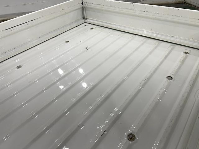 ハイゼットトラックスタンダード　走行１６８６７キロ／４ＷＤ／ＭＴ／スマアシ無一年保証・走行距離無制限走行１６８６７キロ　助手席エアバック　純正カーペットマット　クリアランスソナー　オートライト　アイドリングストップ（埼玉県）の中古車