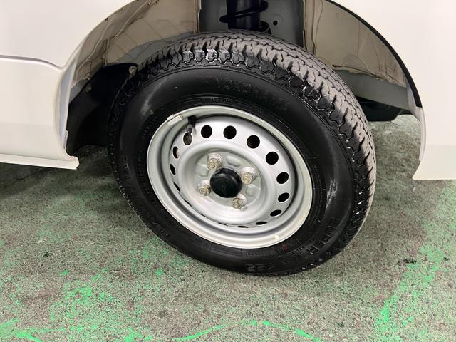 ハイゼットトラックスタンダード　走行１６８６７キロ／４ＷＤ／ＭＴ／スマアシ無一年保証・走行距離無制限走行１６８６７キロ　助手席エアバック　純正カーペットマット　クリアランスソナー　オートライト　アイドリングストップ（埼玉県）の中古車