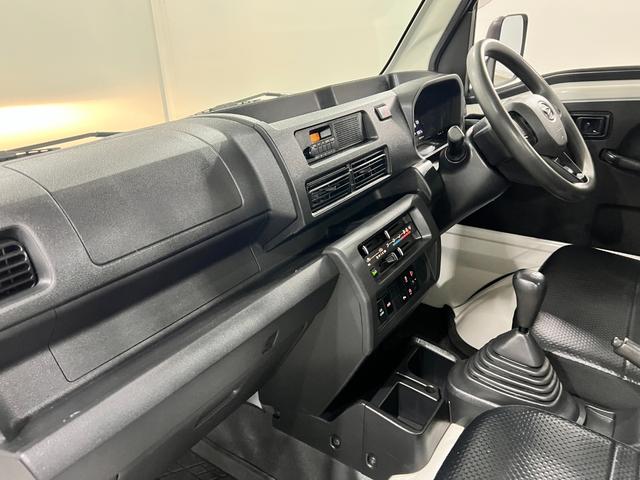 ハイゼットトラックスタンダード　走行１６８６７キロ／４ＷＤ／ＭＴ／スマアシ無一年保証・走行距離無制限走行１６８６７キロ　助手席エアバック　純正カーペットマット　クリアランスソナー　オートライト　アイドリングストップ（埼玉県）の中古車