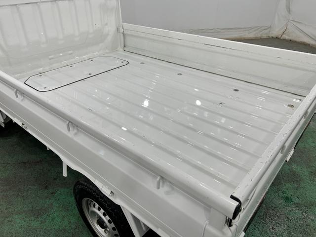 ハイゼットトラックスタンダード　走行１６８６７キロ／４ＷＤ／ＭＴ／スマアシ無一年保証・走行距離無制限走行１６８６７キロ　助手席エアバック　純正カーペットマット　クリアランスソナー　オートライト　アイドリングストップ（埼玉県）の中古車