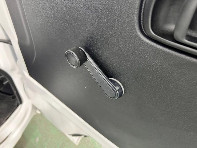 ハイゼットトラックスタンダード　走行１６８６７キロ／４ＷＤ／ＭＴ／スマアシ無一年保証・走行距離無制限走行１６８６７キロ　助手席エアバック　純正カーペットマット　クリアランスソナー　オートライト　アイドリングストップ（埼玉県）の中古車