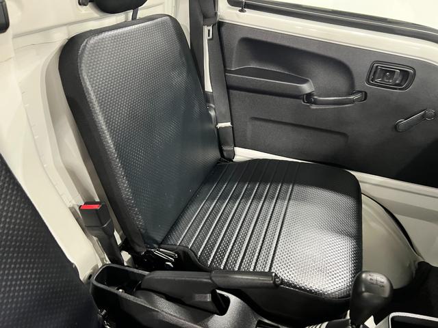 ハイゼットトラックスタンダード　走行１６８６７キロ／４ＷＤ／ＭＴ／スマアシ無一年保証・走行距離無制限走行１６８６７キロ　助手席エアバック　純正カーペットマット　クリアランスソナー　オートライト　アイドリングストップ（埼玉県）の中古車