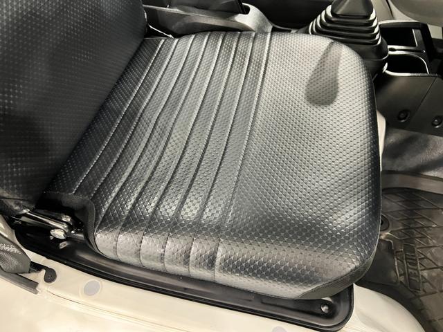 ハイゼットトラックスタンダード　走行１６８６７キロ／４ＷＤ／ＭＴ／スマアシ無一年保証・走行距離無制限走行１６８６７キロ　助手席エアバック　純正カーペットマット　クリアランスソナー　オートライト　アイドリングストップ（埼玉県）の中古車