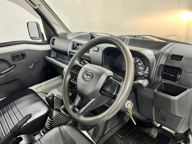 ハイゼットトラックスタンダード　走行１６８６７キロ／４ＷＤ／ＭＴ／スマアシ無一年保証・走行距離無制限走行１６８６７キロ　助手席エアバック　純正カーペットマット　クリアランスソナー　オートライト　アイドリングストップ（埼玉県）の中古車