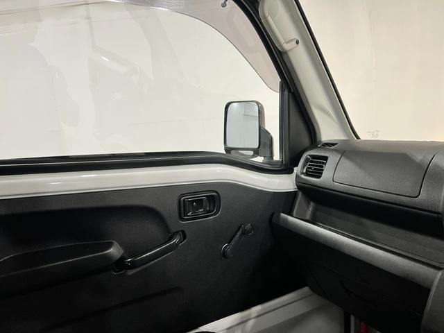 ハイゼットトラックスタンダード　走行１６８６７キロ／４ＷＤ／ＭＴ／スマアシ無一年保証・走行距離無制限走行１６８６７キロ　助手席エアバック　純正カーペットマット　クリアランスソナー　オートライト　アイドリングストップ（埼玉県）の中古車