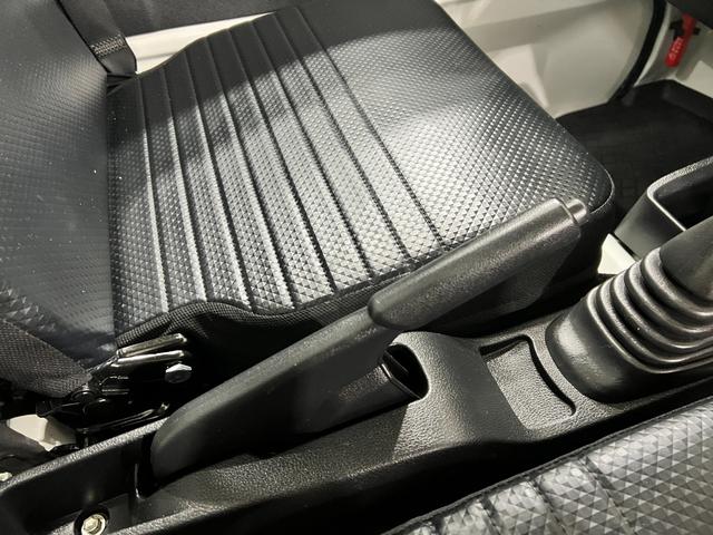 ハイゼットトラックスタンダード　走行１６８６７キロ／４ＷＤ／ＭＴ／スマアシ無一年保証・走行距離無制限走行１６８６７キロ　助手席エアバック　純正カーペットマット　クリアランスソナー　オートライト　アイドリングストップ（埼玉県）の中古車