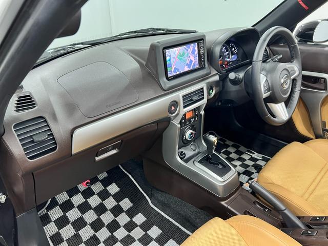 コペンセロ　走行７１２９３キロ／ワンセグナビ／ドラレコ／マット１年保証距離無制限　走行距離７１２９３キロ　ワンセグナビ　ドライブレコーダー　純正カーペットマット　助手席エアバッグ　ＬＥＤヘッドランプ　アイドリングストップ　シートヒーター（埼玉県）の中古車