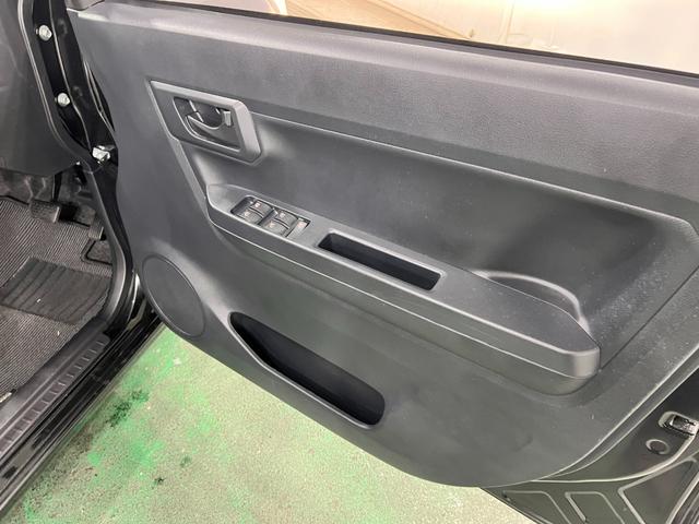 ピクシスエポックＬ　ＳＡIII　走行８５７１４キロ／ＣＤチューナー純正マット１年保証距離無制限　走行距離８５７１４キロ　ＣＤチューナー　純正カーペットマット　助手席エアバッグ　クリアランスソナー　オートマチックハイビーム　アイドリングストップ　スマートアシスト３（埼玉県）の中古車