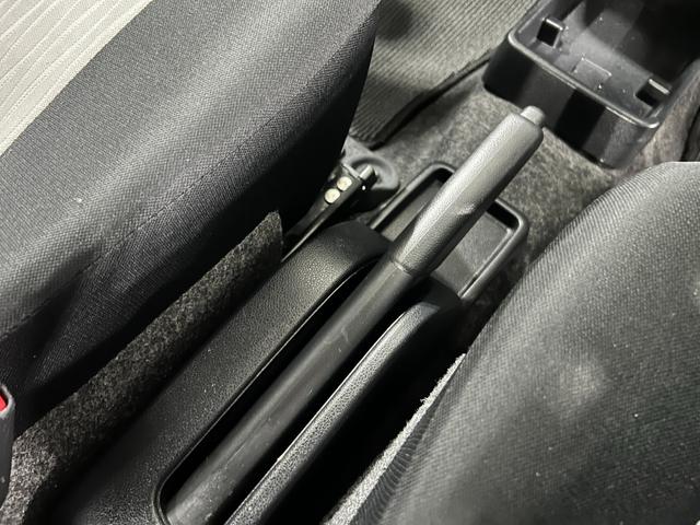 ピクシスエポックＬ　ＳＡIII　走行８５７１４キロ／ＣＤチューナー純正マット１年保証距離無制限　走行距離８５７１４キロ　ＣＤチューナー　純正カーペットマット　助手席エアバッグ　クリアランスソナー　オートマチックハイビーム　アイドリングストップ　スマートアシスト３（埼玉県）の中古車