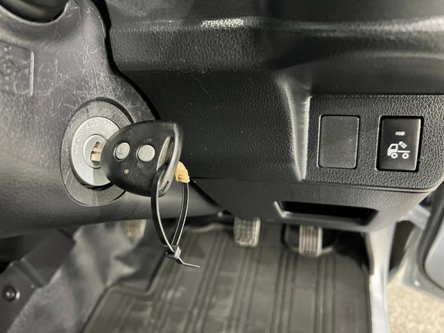 ハイゼットトラックエクストラＳＡIIIｔ　ＭＴ車／走行３８９２０キロ／マット１年保証距離無制限　走行距離３８９２０キロ　マニュアル車　ＣＤチューナー　純正フロアマット　荷台作業灯　キーレスエントリー　マニュアルエアコン（埼玉県）の中古車