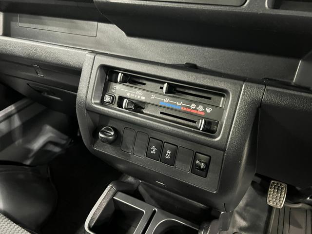 ハイゼットトラックエクストラＳＡIIIｔ　ＭＴ車／走行３８９２０キロ／マット１年保証距離無制限　走行距離３８９２０キロ　マニュアル車　ＣＤチューナー　純正フロアマット　荷台作業灯　キーレスエントリー　マニュアルエアコン（埼玉県）の中古車