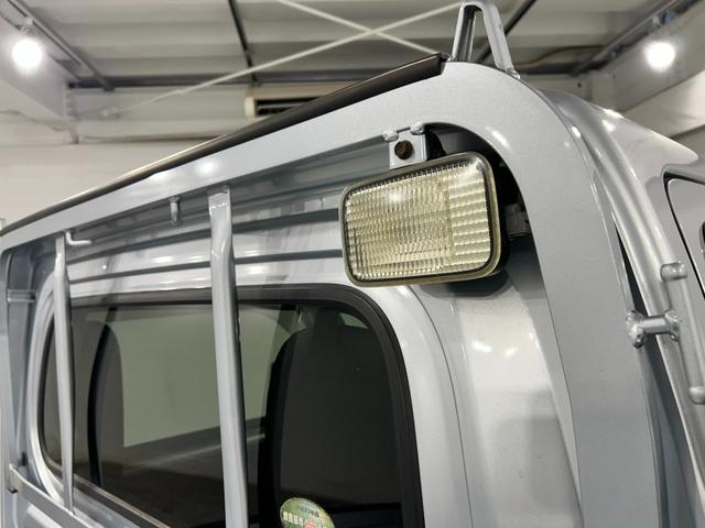 ハイゼットトラックエクストラＳＡIIIｔ　ＭＴ車／走行３８９２０キロ／マット１年保証距離無制限　走行距離３８９２０キロ　マニュアル車　ＣＤチューナー　純正フロアマット　荷台作業灯　キーレスエントリー　マニュアルエアコン（埼玉県）の中古車