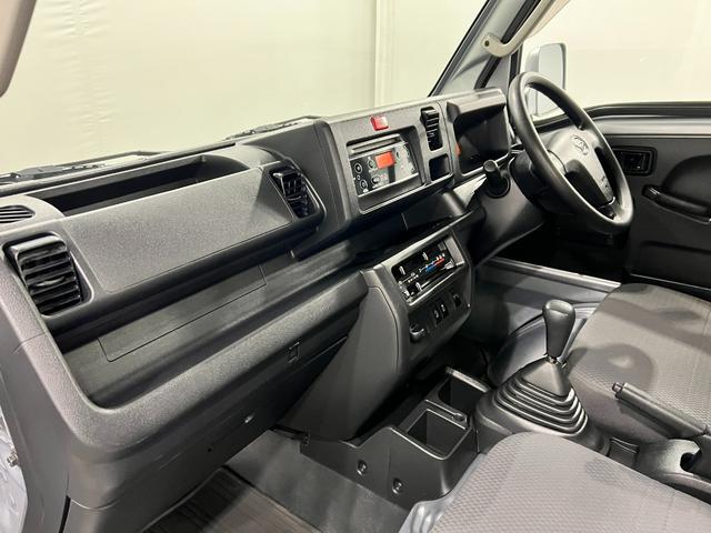 ハイゼットトラックエクストラＳＡIIIｔ　ＭＴ車／走行３８９２０キロ／マット１年保証距離無制限　走行距離３８９２０キロ　マニュアル車　ＣＤチューナー　純正フロアマット　荷台作業灯　キーレスエントリー　マニュアルエアコン（埼玉県）の中古車