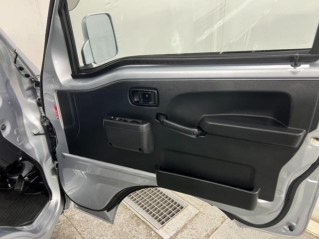 ハイゼットトラックエクストラＳＡIIIｔ　ＭＴ車／走行３８９２０キロ／マット１年保証距離無制限　走行距離３８９２０キロ　マニュアル車　ＣＤチューナー　純正フロアマット　荷台作業灯　キーレスエントリー　マニュアルエアコン（埼玉県）の中古車