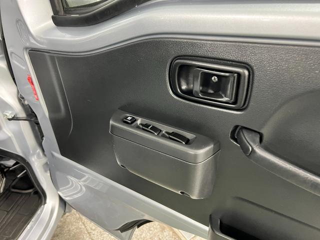 ハイゼットトラックエクストラＳＡIIIｔ　ＭＴ車／走行３８９２０キロ／マット１年保証距離無制限　走行距離３８９２０キロ　マニュアル車　ＣＤチューナー　純正フロアマット　荷台作業灯　キーレスエントリー　マニュアルエアコン（埼玉県）の中古車