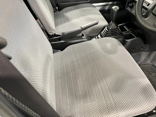 ハイゼットトラックエクストラＳＡIIIｔ　ＭＴ車／走行３８９２０キロ／マット１年保証距離無制限　走行距離３８９２０キロ　マニュアル車　ＣＤチューナー　純正フロアマット　荷台作業灯　キーレスエントリー　マニュアルエアコン（埼玉県）の中古車