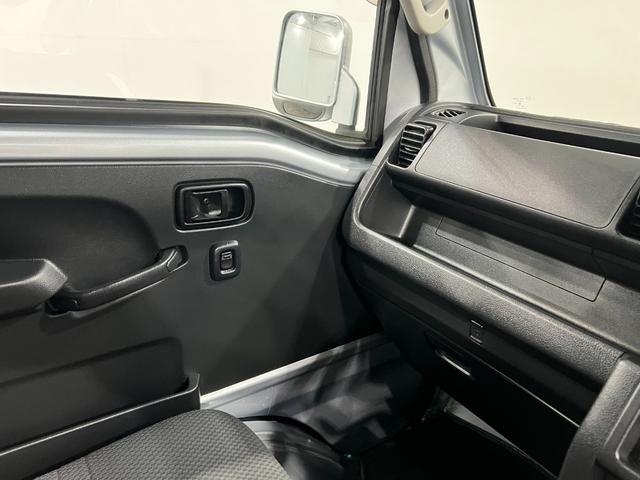 ハイゼットトラックエクストラＳＡIIIｔ　ＭＴ車／走行３８９２０キロ／マット１年保証距離無制限　走行距離３８９２０キロ　マニュアル車　ＣＤチューナー　純正フロアマット　荷台作業灯　キーレスエントリー　マニュアルエアコン（埼玉県）の中古車