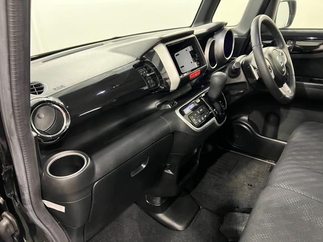 Ｎ−ＢＯＸカスタムＧ・ターボＡパッケージ　走行５８１５８キロ／両側電動スライド一年保証・走行距離無制限走行５８１５８キロ　助手席エアバック　ＥＴＣ　純正カーペットマット　サイドエアバック　オートライト　ＨＩＤ　両側電動スライドドア（東京都）の中古車