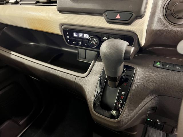 Ｎ−ＢＯＸＧ　走行１５３８７キロ／車検整備付一年保証・走行距離無制限走行１５３８７キロ　車検整備付　ワンセグナビ　ブルートゥース　バックカメラ　ＥＴＣ　クリアランスソナー　オートライト　ＬＥＤヘッドライト　ベンチシート（東京都）の中古車