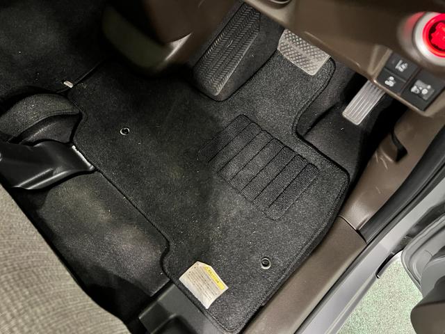 Ｎ−ＢＯＸＧ　走行１５３８７キロ／車検整備付一年保証・走行距離無制限走行１５３８７キロ　車検整備付　ワンセグナビ　ブルートゥース　バックカメラ　ＥＴＣ　クリアランスソナー　オートライト　ＬＥＤヘッドライト　ベンチシート（東京都）の中古車