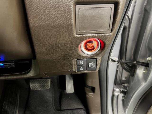 Ｎ−ＢＯＸＧ　走行１５３８７キロ／車検整備付一年保証・走行距離無制限走行１５３８７キロ　車検整備付　ワンセグナビ　ブルートゥース　バックカメラ　ＥＴＣ　クリアランスソナー　オートライト　ＬＥＤヘッドライト　ベンチシート（東京都）の中古車