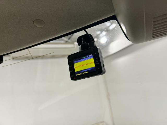 Ｎ−ＢＯＸＧ　走行１５３８７キロ／車検整備付一年保証・走行距離無制限走行１５３８７キロ　車検整備付　ワンセグナビ　ブルートゥース　バックカメラ　ＥＴＣ　クリアランスソナー　オートライト　ＬＥＤヘッドライト　ベンチシート（東京都）の中古車