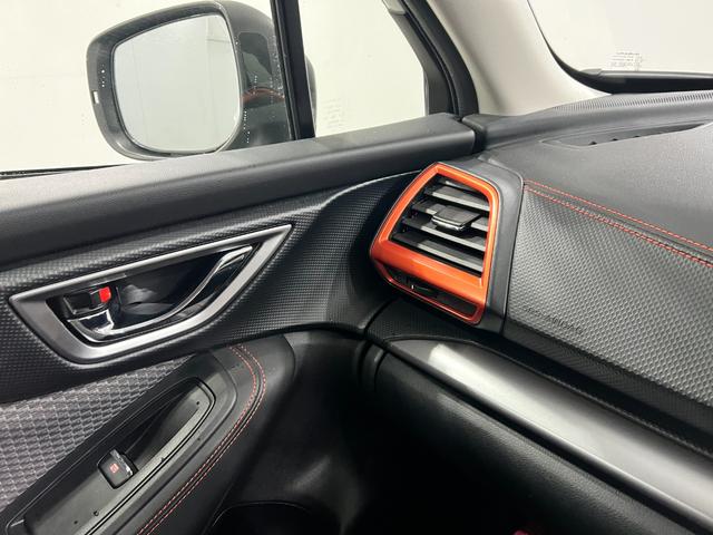 フォレスターＸ−ブレイク　走行５３３７２キロ／車検整備付／４ＷＤ／ナビ一年保証・走行距離無制限走行５３３７２キロ　フルセグナビ　ブルートゥース　バックカメラ　ＥＴＣ　オートライト　ＬＥＤヘッドライト　シートヒーター（埼玉県）の中古車