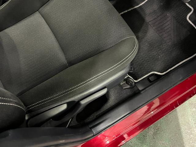 ヴィッツハイブリッドF セーフティーエディションIII ナビBカメラ1年保証距離無制限 走行距離46348キロ 車検整備付 ワンセグナビ バックカメラ 純正マット 助手席エアバッグ オートライト LEDヘッドランプ 電動格納式ドアミラー キーフリー(埼玉県)の中古車