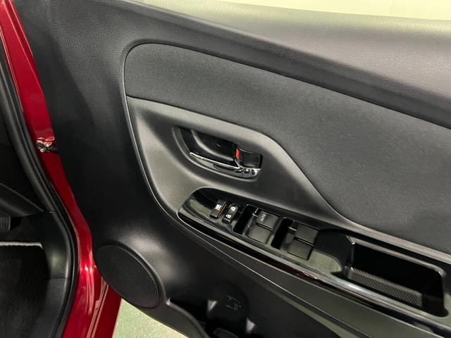 ヴィッツハイブリッドF セーフティーエディションIII ナビBカメラ1年保証距離無制限 走行距離46348キロ 車検整備付 ワンセグナビ バックカメラ 純正マット 助手席エアバッグ オートライト LEDヘッドランプ 電動格納式ドアミラー キーフリー(埼玉県)の中古車
