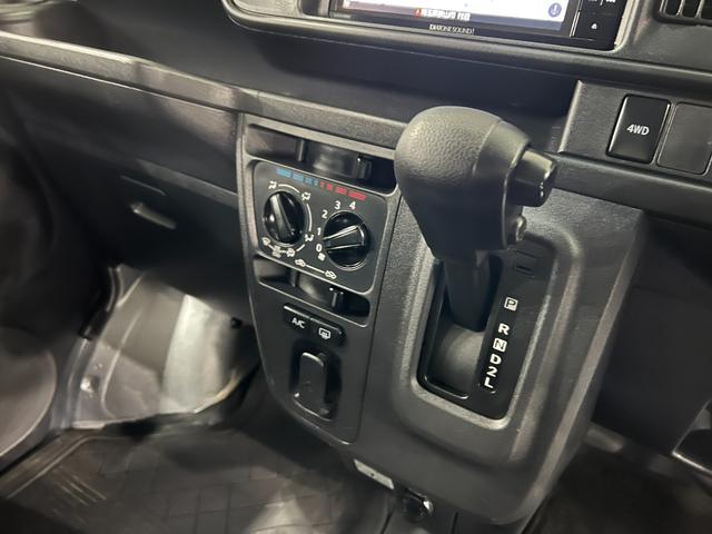 ハイゼットカーゴデラックスSAIII 走行91006キロ/4WD/ナビ一年保証・走行距離無制限走行91006キロ 4WD フルセグナビ ブルートゥース バックカメラ ドラレコ オートライト LEDヘッドライト(埼玉県)の中古車