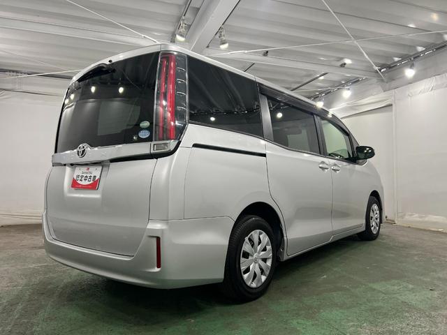 ノアX 走行28496キロ/雹害/修復歴/ナビ/後席モニター一年保証・走行距離無制限走行28496キロ フルセグナビ ブルートゥース バックカメラ ドラレコ 後席モニター ETC オートライト LEDヘッドライト(埼玉県)の中古車