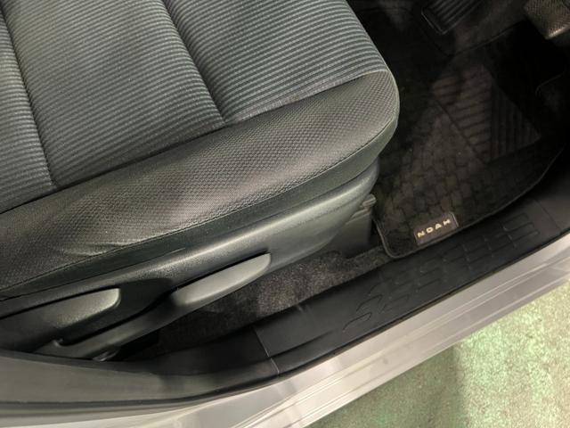ノアX 走行28496キロ/雹害/修復歴/ナビ/後席モニター一年保証・走行距離無制限走行28496キロ フルセグナビ ブルートゥース バックカメラ ドラレコ 後席モニター ETC オートライト LEDヘッドライト(埼玉県)の中古車