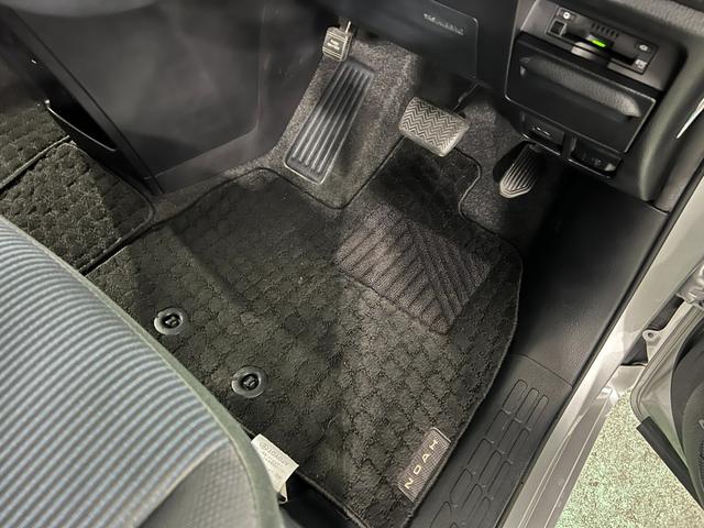 ノアX 走行28496キロ/雹害/修復歴/ナビ/後席モニター一年保証・走行距離無制限走行28496キロ フルセグナビ ブルートゥース バックカメラ ドラレコ 後席モニター ETC オートライト LEDヘッドライト(埼玉県)の中古車
