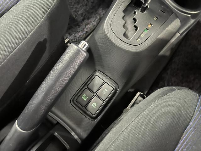 アクアS 走行52444キロ/車検整備付/ナビ/バックカメラ一年保証・走行距離無制限走行52444キロ 車検整備付 フルセグナビ ブルートゥース バックカメラ オートライト HIDヘッドライト(埼玉県)の中古車