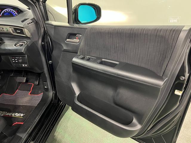 フリードスパイクＧ　エアロ　走行３６８９７キロ／フルセグナビ／バックカメラ１年保証距離無制限　走行距離３６８９７キロ　フルセグナビ　バックカメラ　ブルートゥース　フロアマット　助手席エアバッグ　オートライト　ＨＩＤヘッドランプ　両側電動スライドドア　電動格納式ドアミラー（埼玉県）の中古車