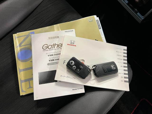 フリードスパイクＧ　エアロ　走行３６８９７キロ／フルセグナビ／バックカメラ１年保証距離無制限　走行距離３６８９７キロ　フルセグナビ　バックカメラ　ブルートゥース　フロアマット　助手席エアバッグ　オートライト　ＨＩＤヘッドランプ　両側電動スライドドア　電動格納式ドアミラー（埼玉県）の中古車