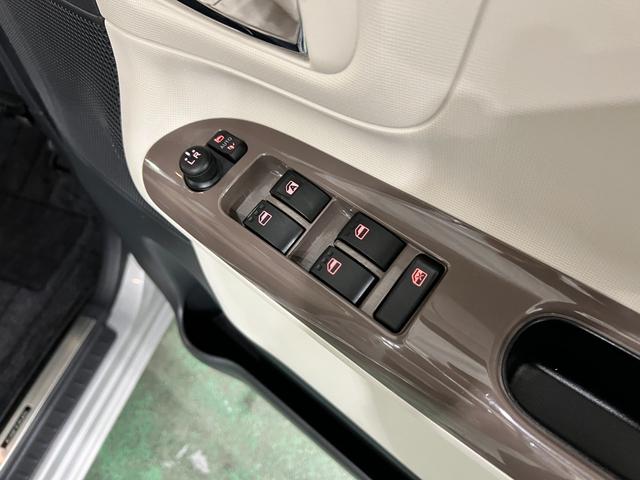 ムーヴキャンバスＸリミテッドメイクアップ　ＳＡIII　走行７７６１２キロ一年保証・走行距離無制限走行７７６１２キロ　助手席エアバック　ＥＴＣ　純正カーペットマット　オートライト　両側電動スライドドア（埼玉県）の中古車