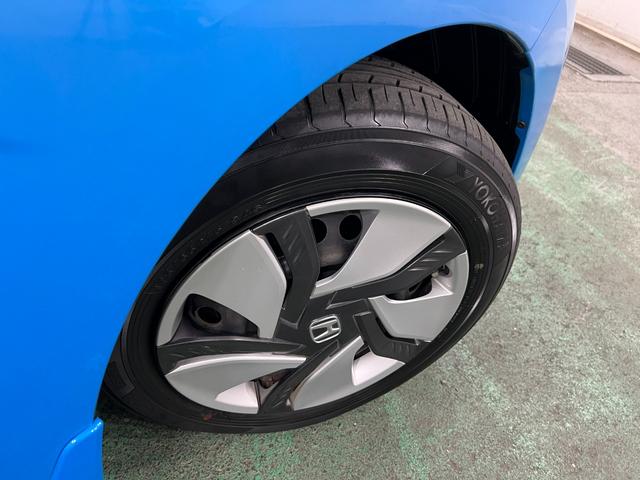 フィットハイブリッドＬパッケージ　走行４２９３０キロ／ワンセグナビ／バックカメラ１年保証距離無制限　走行距離４２９３０キロ　ワンセグナビ　バックカメラ　純正マット　サイドエアバッグ　オートライト　ＬＥＤヘッドランプ　電動格納式ドアミラー（埼玉県）の中古車