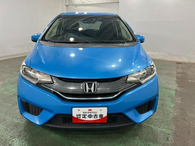 フィットハイブリッドＬパッケージ　走行４２９３０キロ／ワンセグナビ／バックカメラ１年保証距離無制限　走行距離４２９３０キロ　ワンセグナビ　バックカメラ　純正マット　サイドエアバッグ　オートライト　ＬＥＤヘッドランプ　電動格納式ドアミラー（埼玉県）の中古車