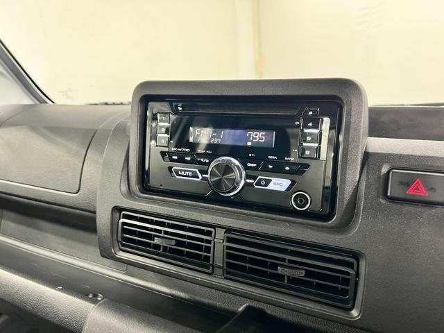 ハイゼットトラックジャンボエクストラ　走行１１２９２キロ／ＣＤチューナー１年保証距離無制限　走行距離１１２９２キロ　ＣＤチューナー　純正フロアマット　助手席エアバッグ　クリアランスソナー　ＬＥＤヘッドランプ　アイドリングストップ　ＬＥＤ荷台作業灯（埼玉県）の中古車