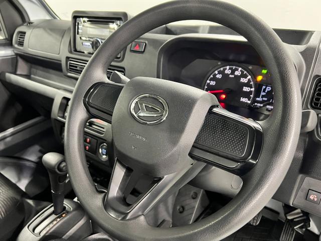ハイゼットトラックジャンボエクストラ　走行１１２９２キロ／ＣＤチューナー１年保証距離無制限　走行距離１１２９２キロ　ＣＤチューナー　純正フロアマット　助手席エアバッグ　クリアランスソナー　ＬＥＤヘッドランプ　アイドリングストップ　ＬＥＤ荷台作業灯（埼玉県）の中古車